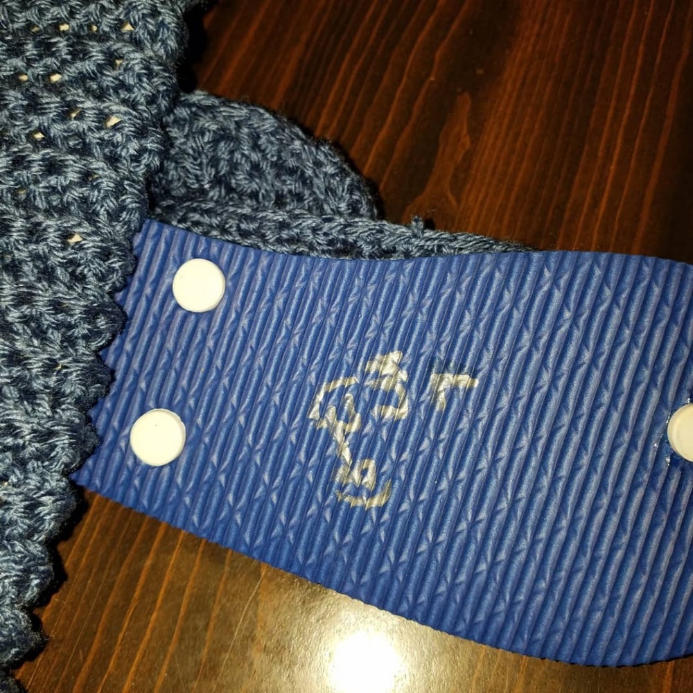 Hand crocheted mucklucs with flipflop bottoms - Picture 3 of 3